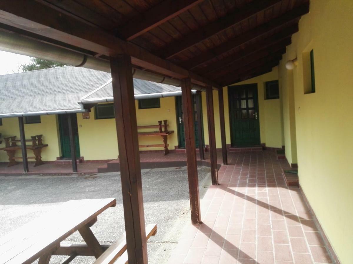 Vadasa Motel Es Etterem Hegyhatszentjakab Bagian luar foto