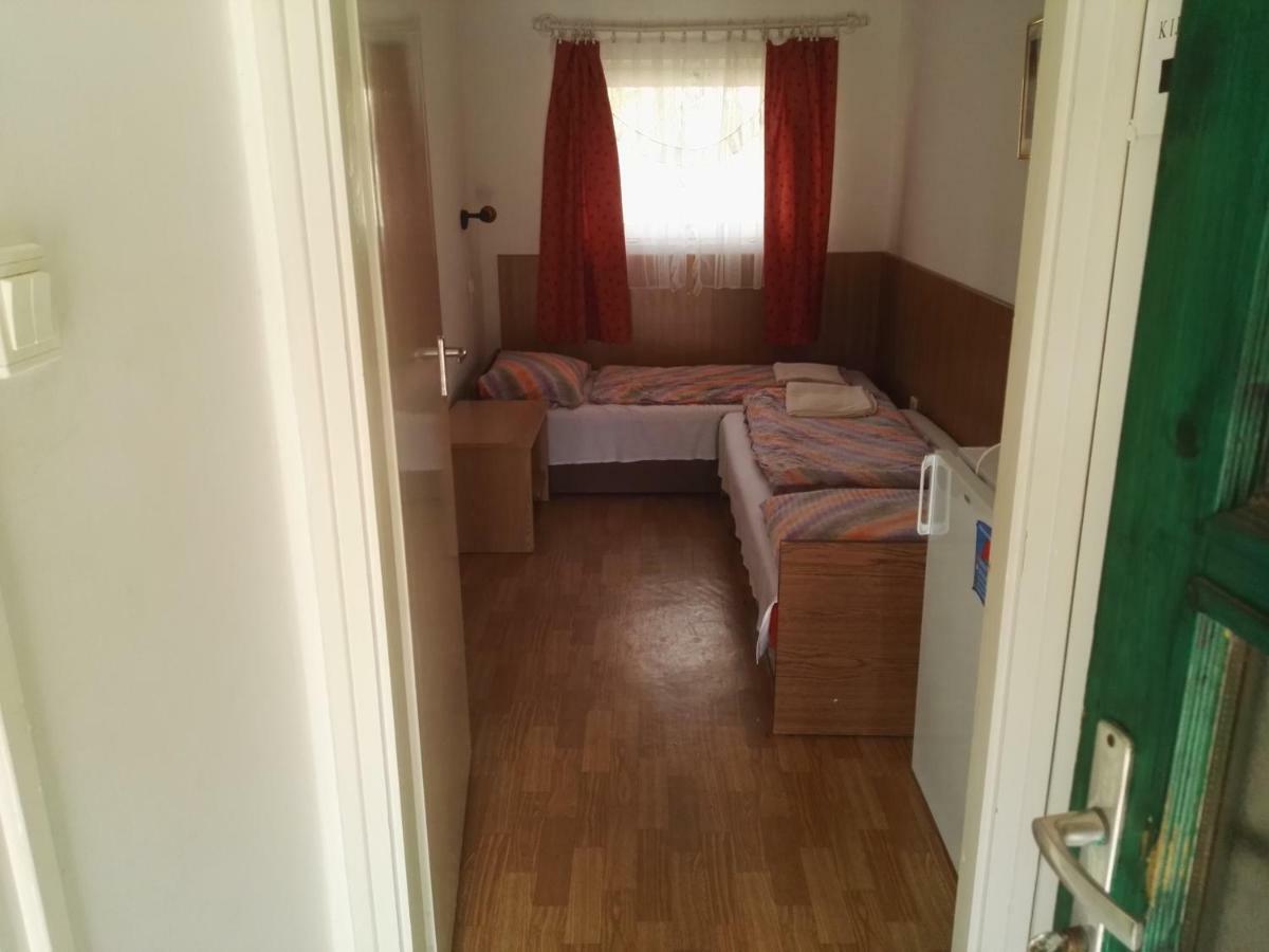 Vadasa Motel Es Etterem Hegyhatszentjakab Bagian luar foto